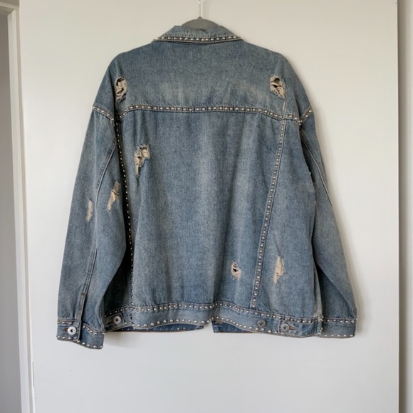 ‼️SOLD‼️ Distressed Denim Stud Jacket LARGE - Picture 5 of 7